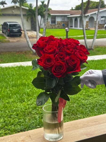 25 Red Roses