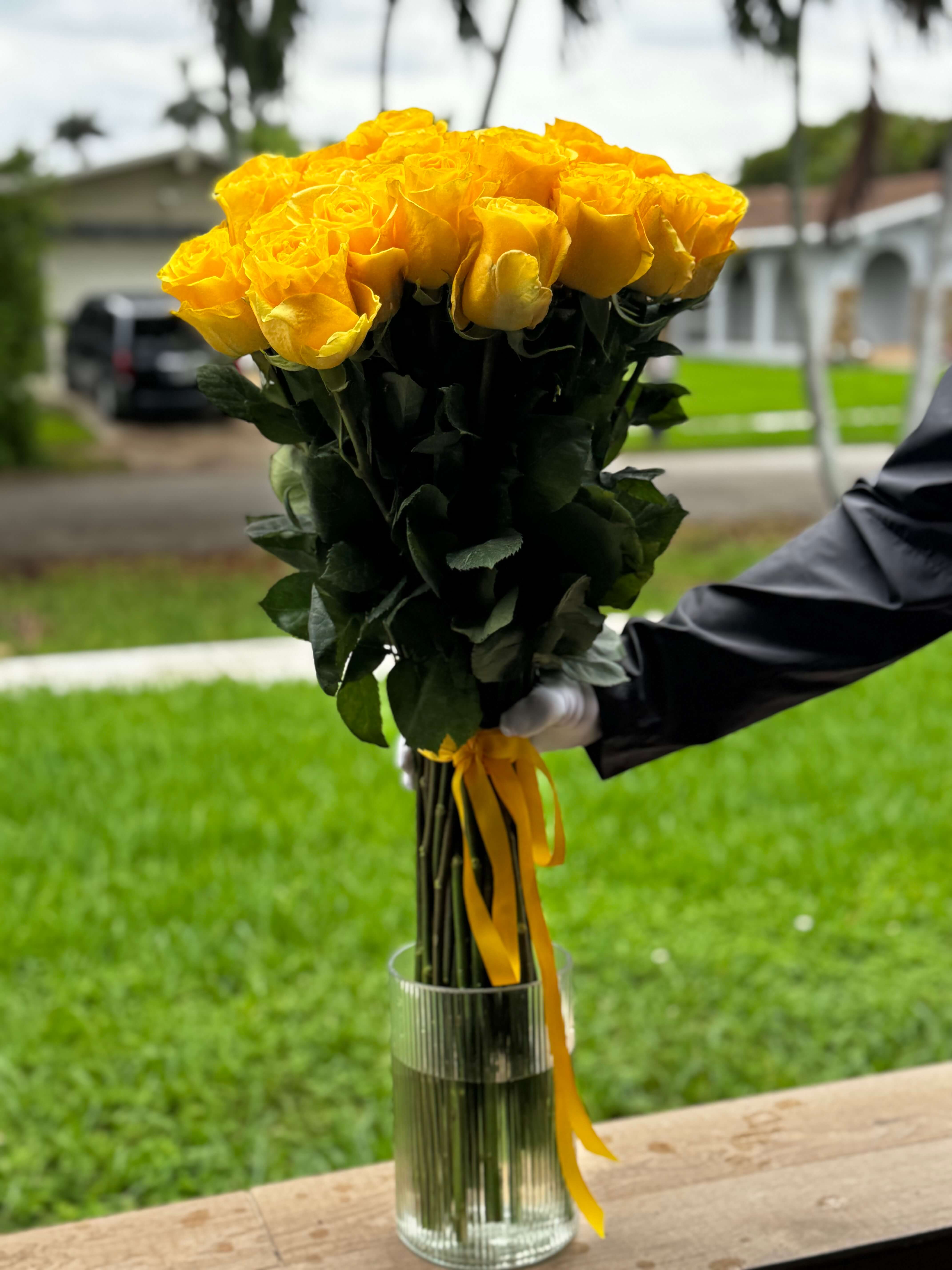 3 Dozen Roses 